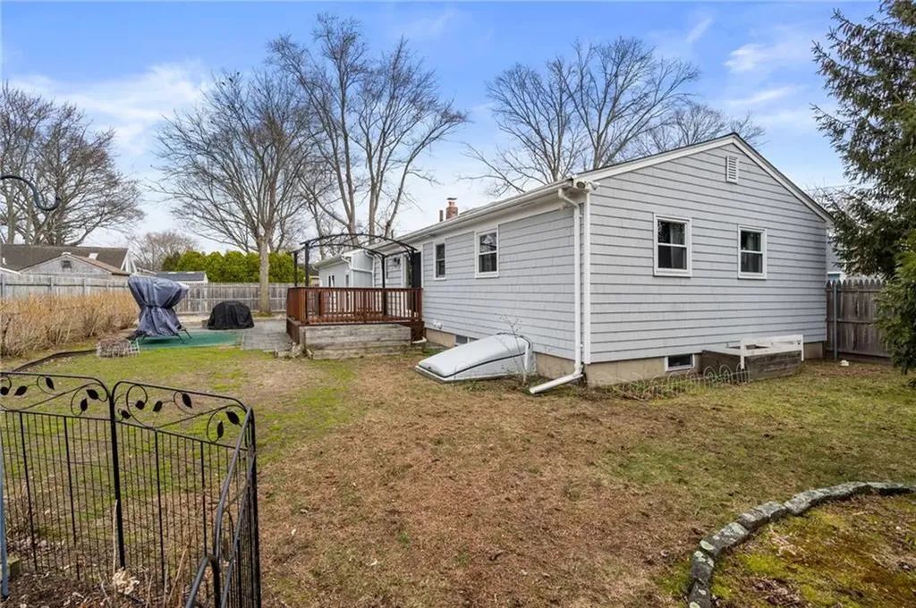 109 Hawksley Avenue Warwick RI 02889