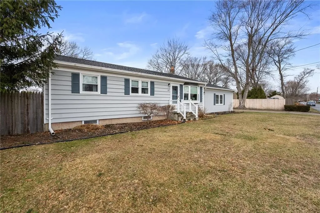 109 Hawksley Avenue Warwick RI 02889