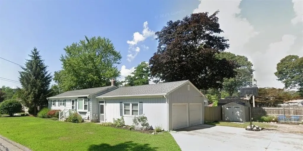 109 Hawksley Avenue Warwick RI 02889