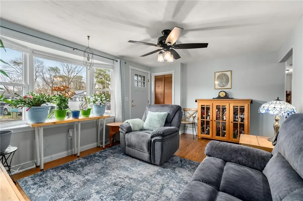 109 Hawksley Avenue Warwick RI 02889