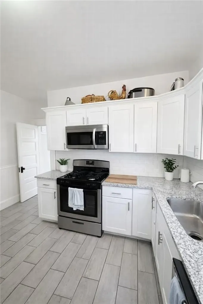 22 Mayflower Street Providence RI 02906