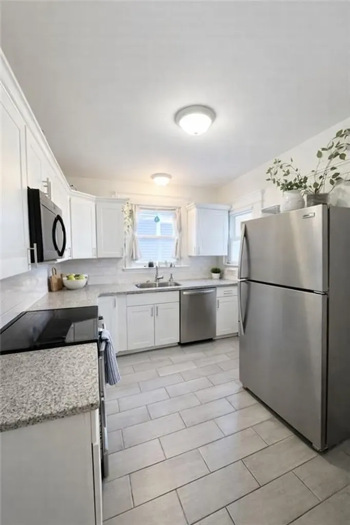 22 Mayflower Street Providence RI 02906