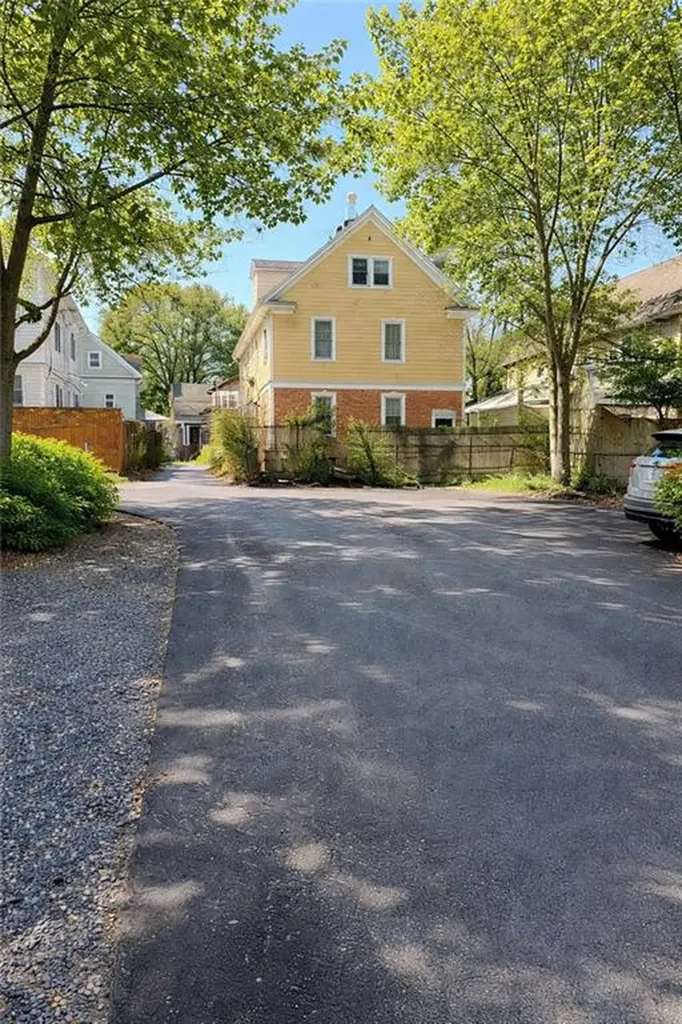 22 Mayflower Street Providence RI 02906