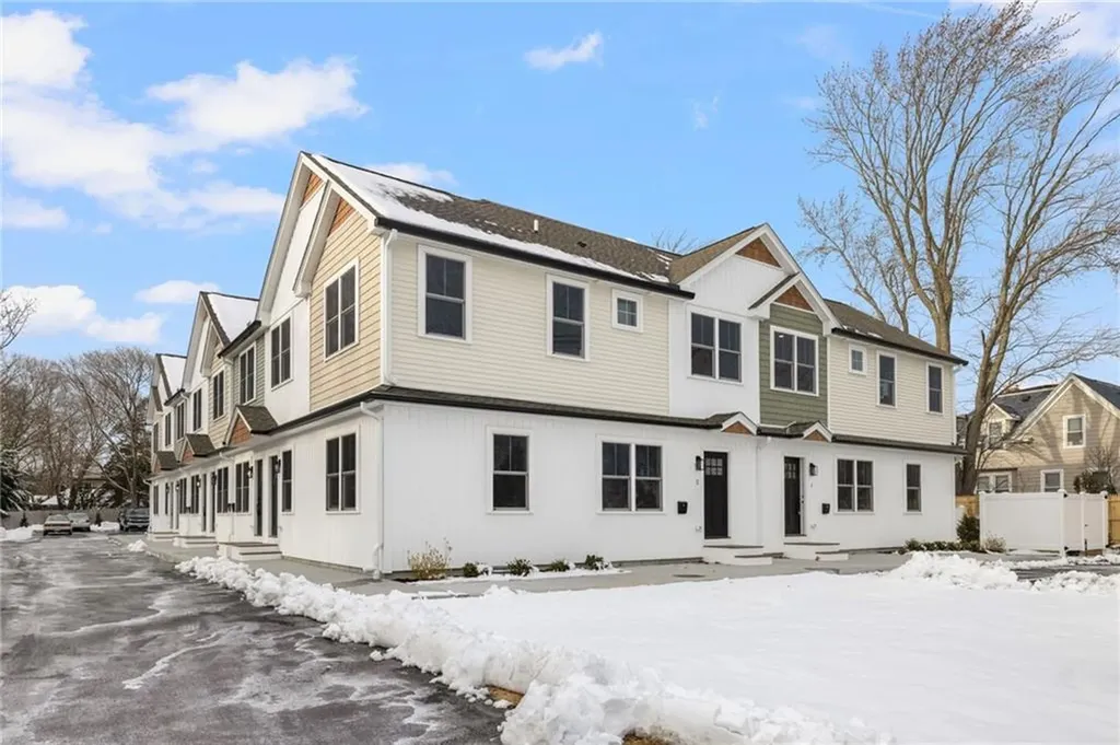 2907 Post Road Warwick RI 02886