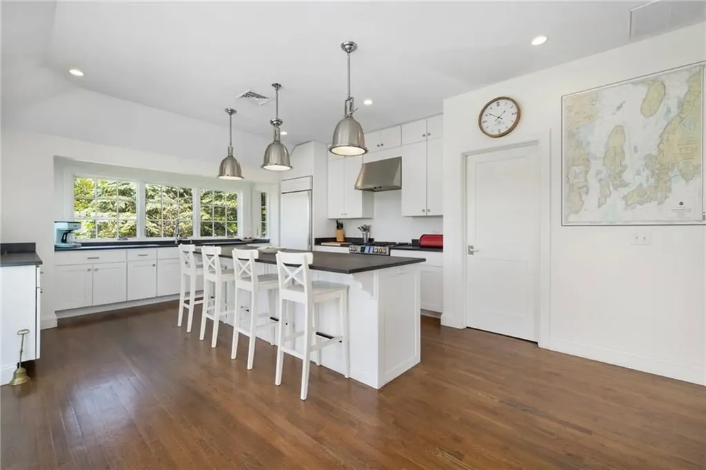 21 Ocean Heights Road Newport RI 02840