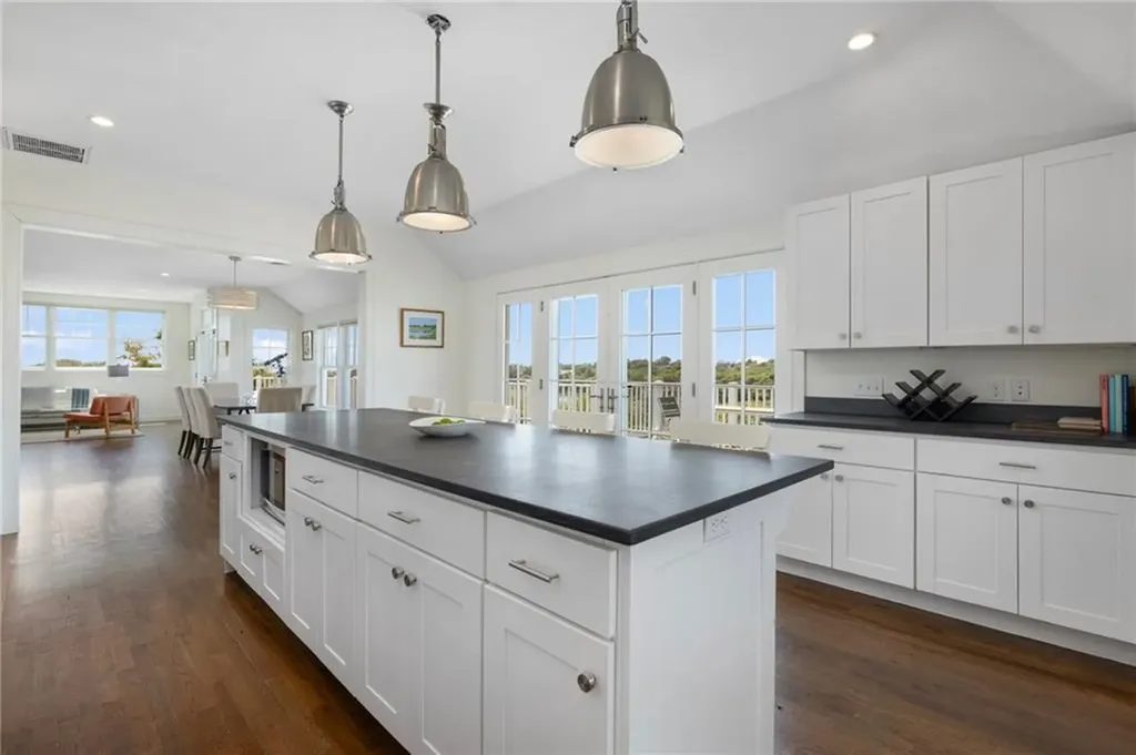 21 Ocean Heights Road Newport RI 02840