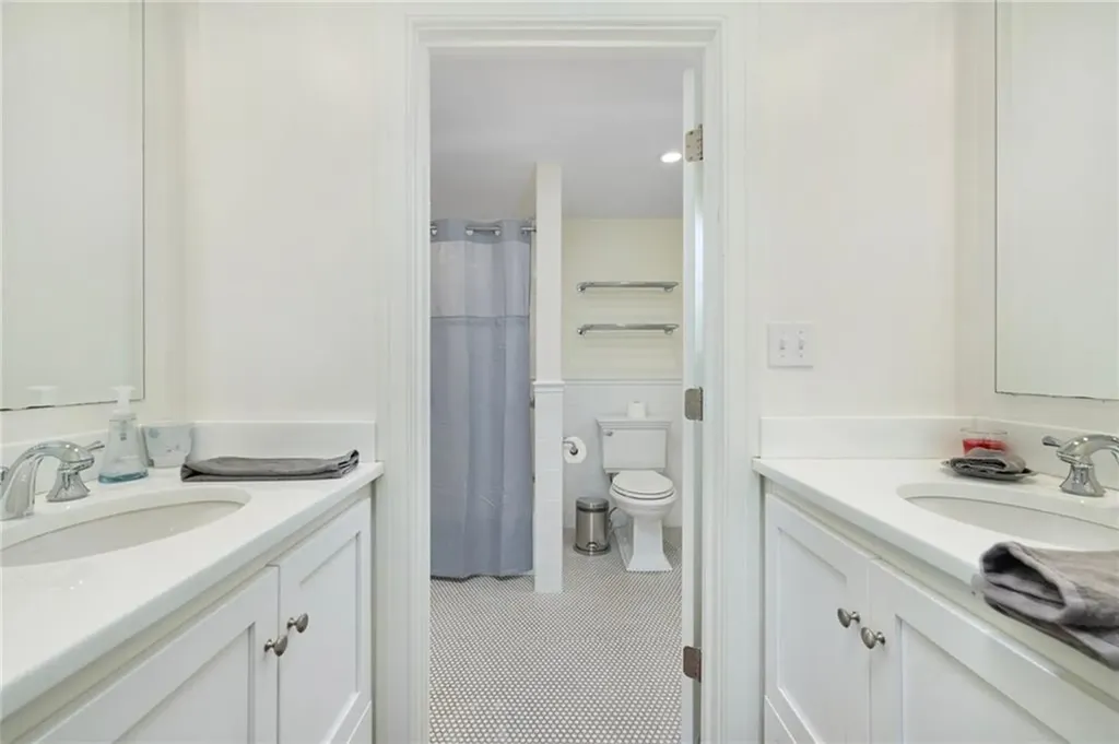 21 Ocean Heights Road Newport RI 02840