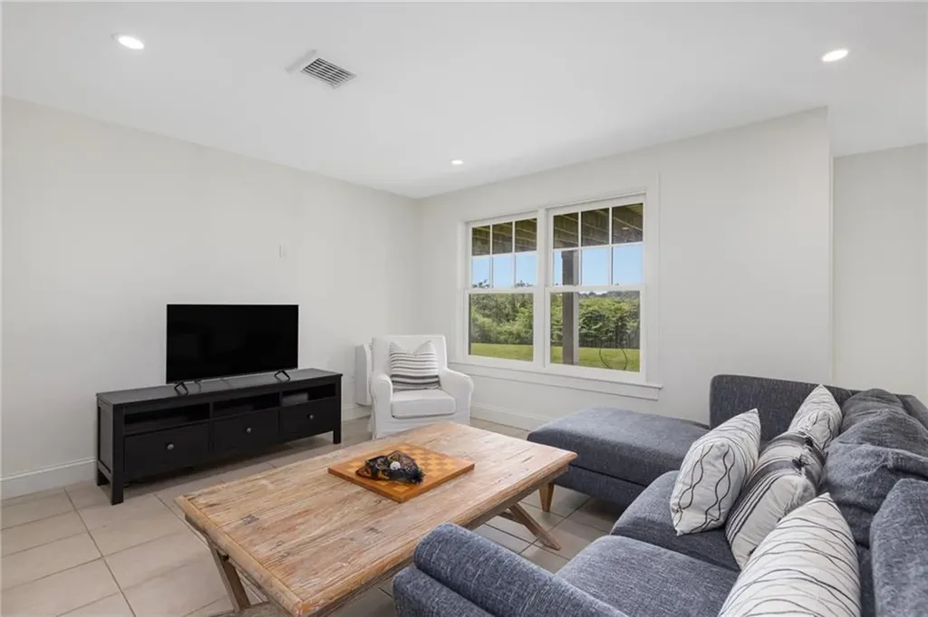 21 Ocean Heights Road Newport RI 02840