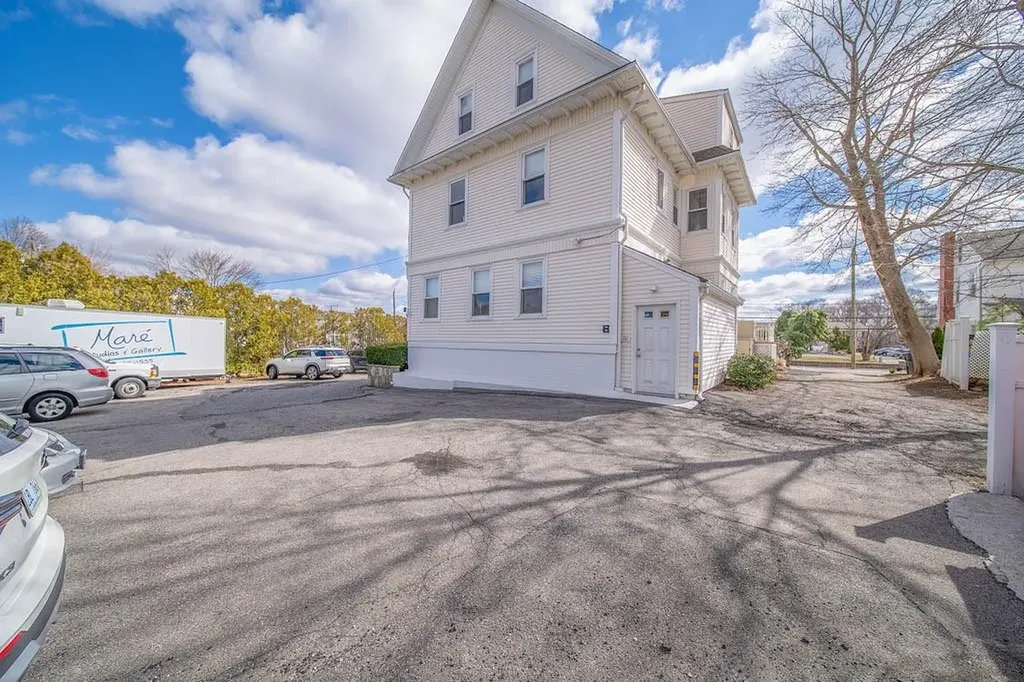 2919 Pawtucket Avenue East Providence RI 02915