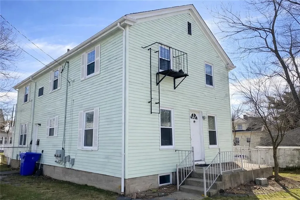 866 Weeden Street Pawtucket RI 02860