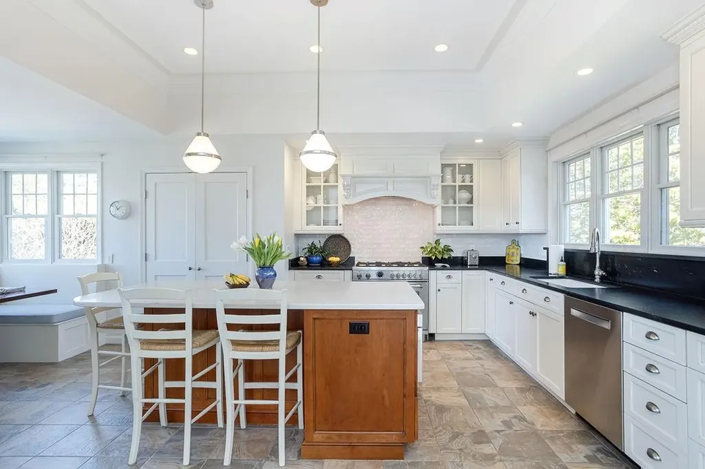 8 Key Court Newport RI 02840