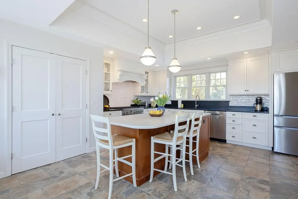 8 Key Court Newport RI 02840