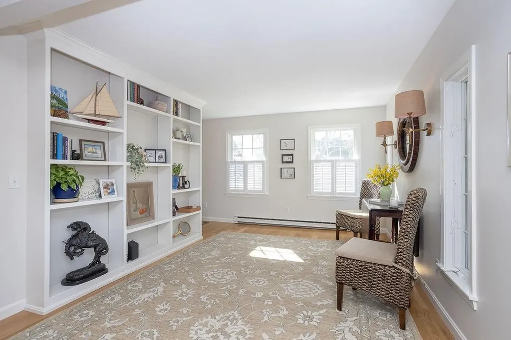 8 Key Court Newport RI 02840