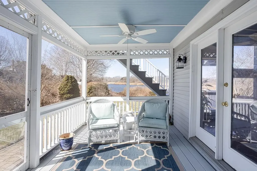 8 Key Court Newport RI 02840