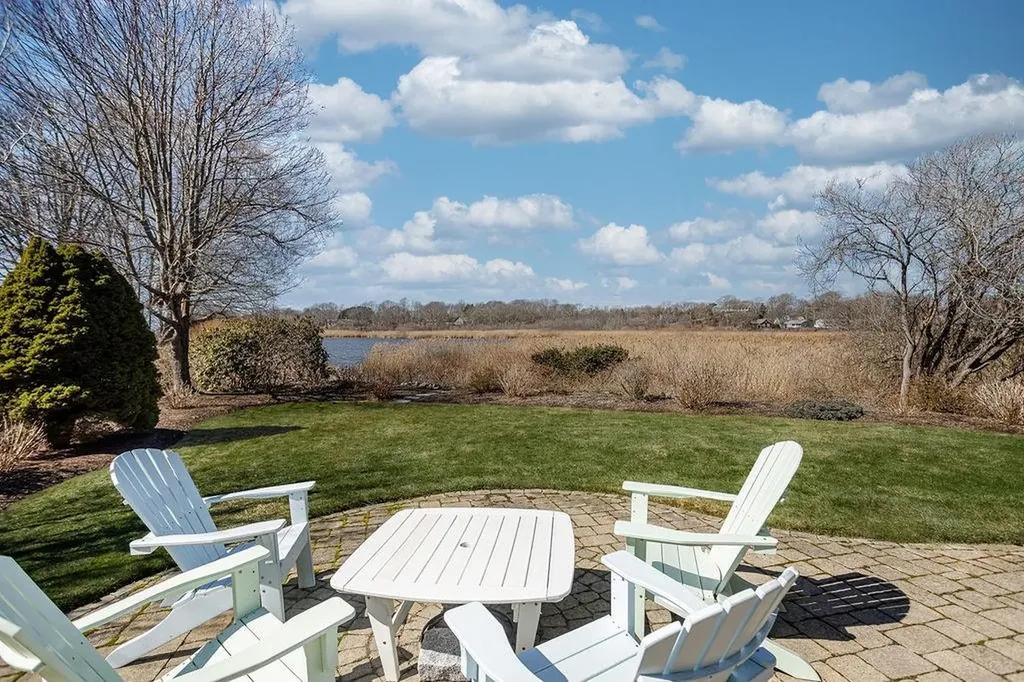 8 Key Court Newport RI 02840