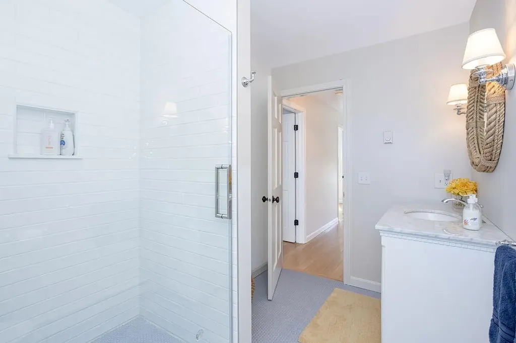 8 Key Court Newport RI 02840