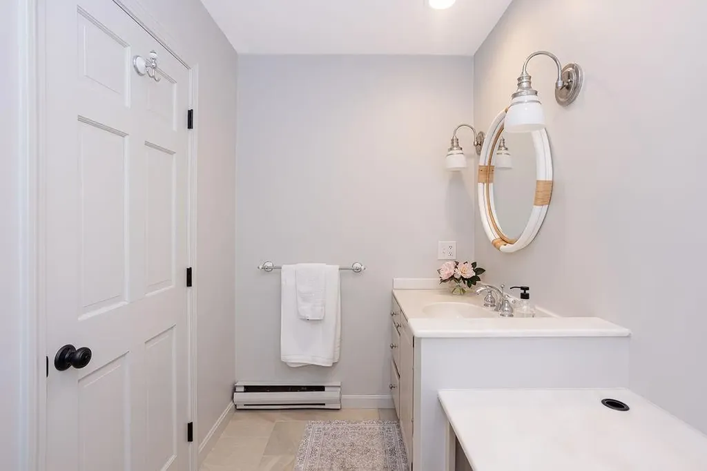 8 Key Court Newport RI 02840