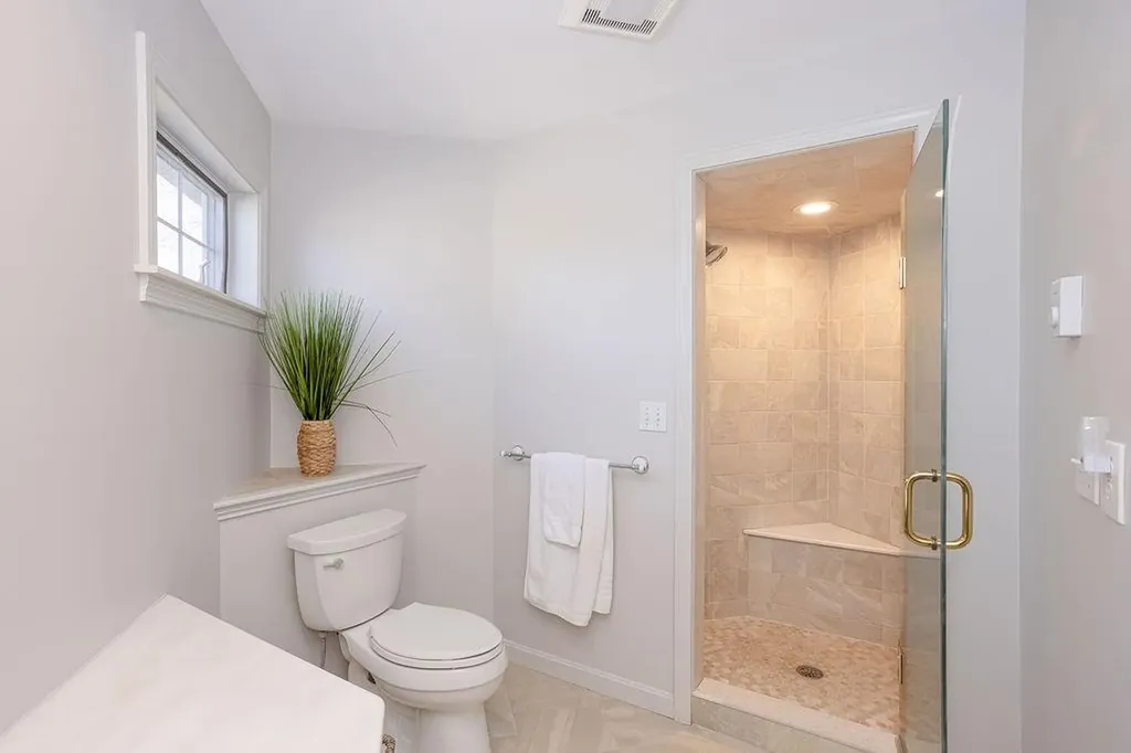 8 Key Court Newport RI 02840