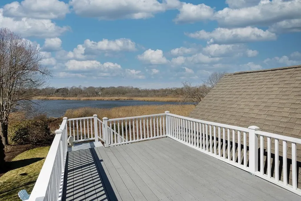 8 Key Court Newport RI 02840