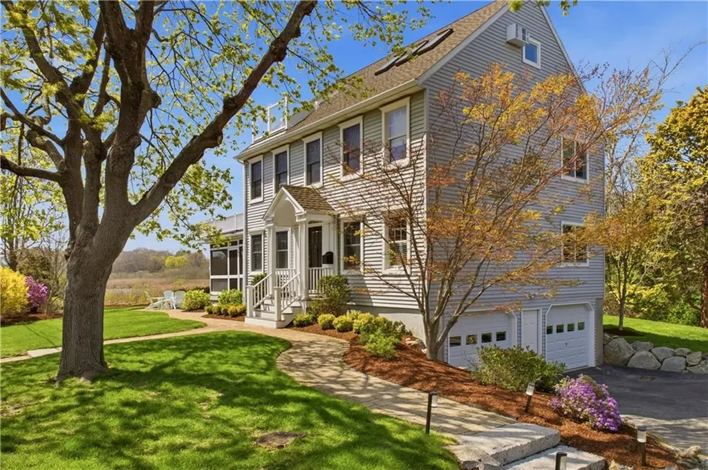 8 Key Court Newport RI 02840