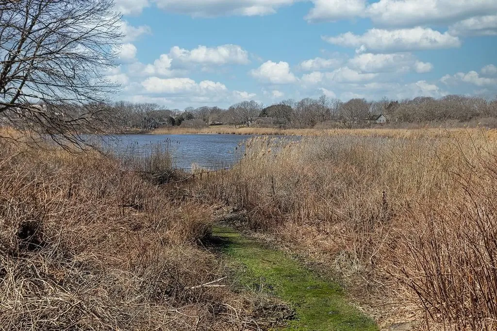 8 Key Court Newport RI 02840