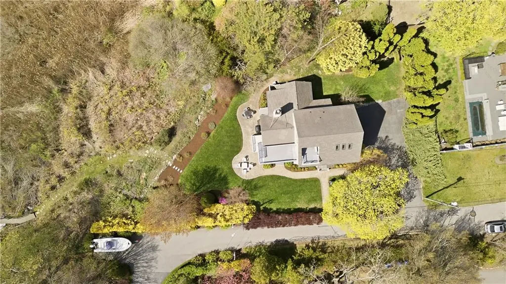 8 Key Court Newport RI 02840