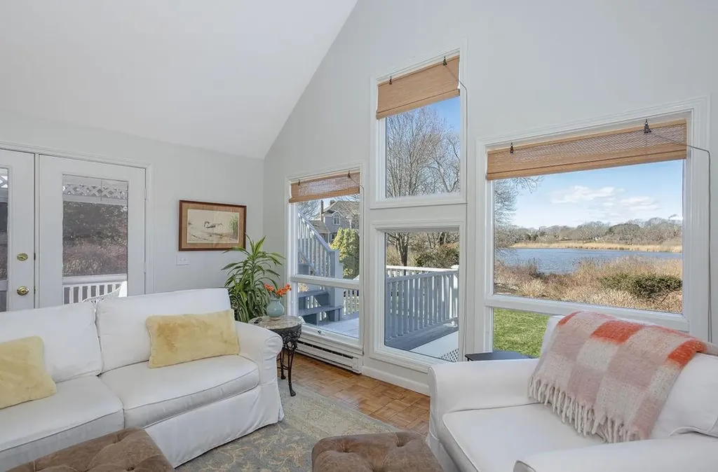 8 Key Court Newport RI 02840