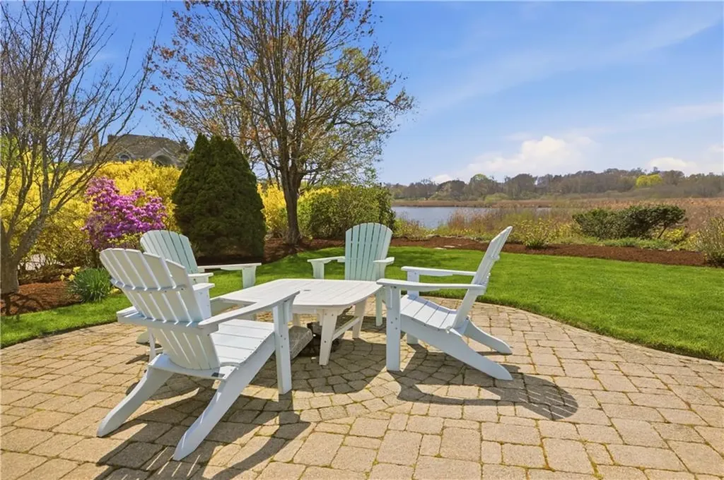 8 Key Court Newport RI 02840