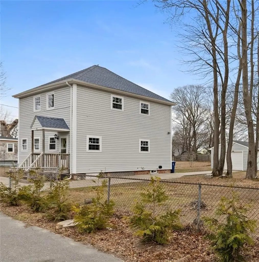 52 Blake Street Warwick RI 02889