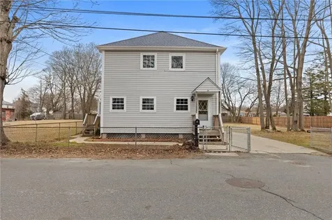 52 Blake Street Warwick RI 02889