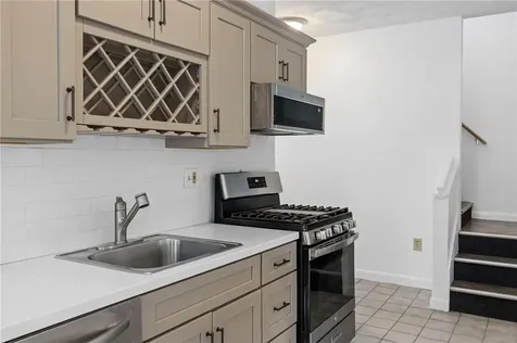 52 Blake Street Warwick RI 02889