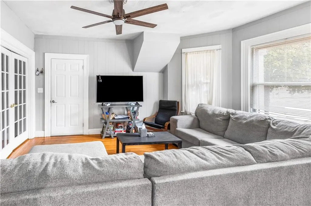 18 Berkley Street Providence RI 02908