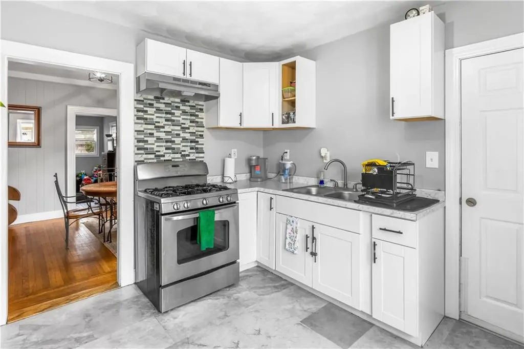 18 Berkley Street Providence RI 02908