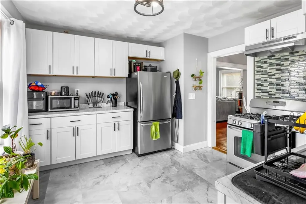 18 Berkley Street Providence RI 02908