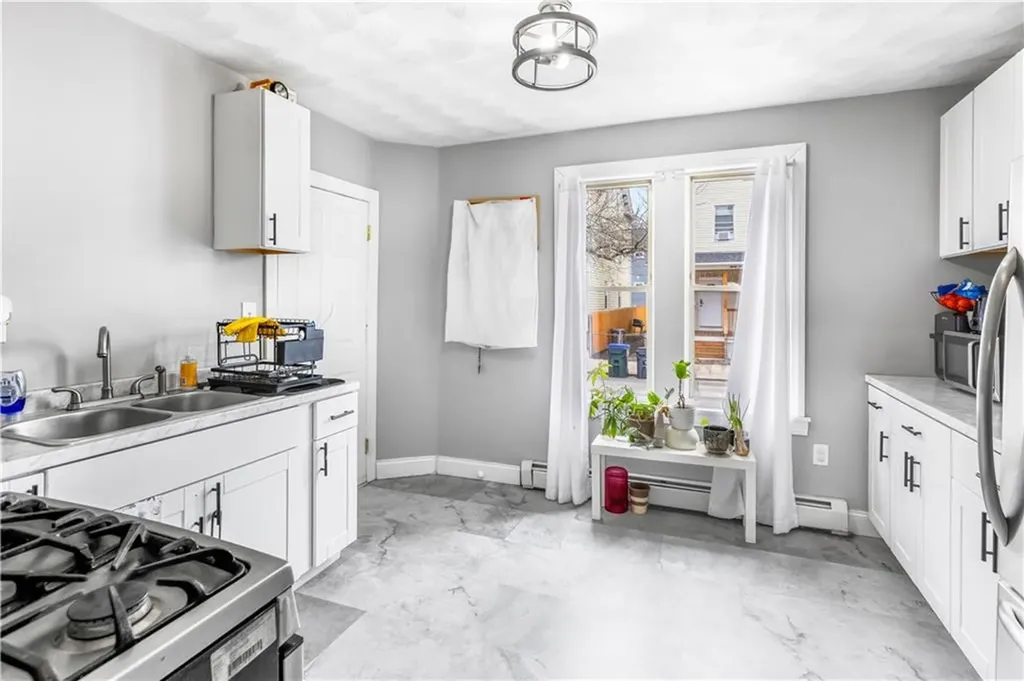 18 Berkley Street Providence RI 02908