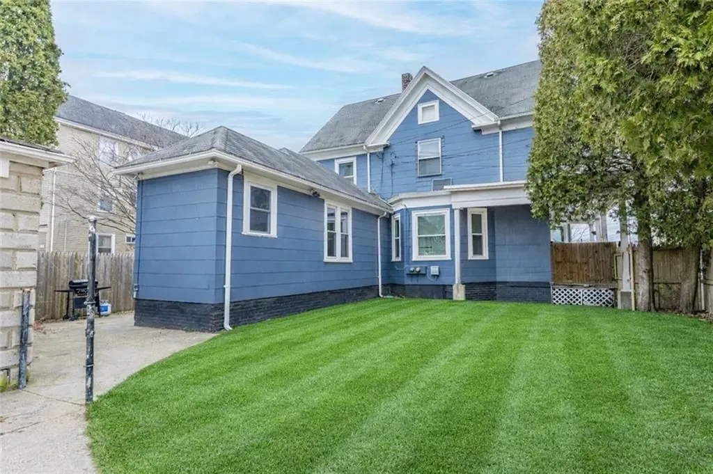 18 Berkley Street Providence RI 02908