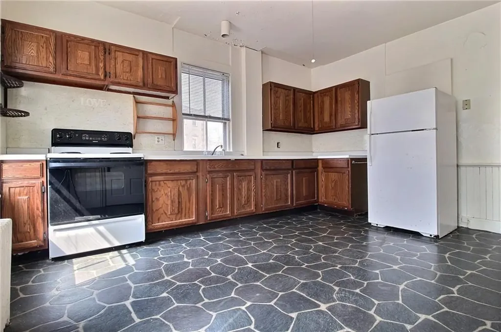 7 Dixon Street Westerly RI 02891