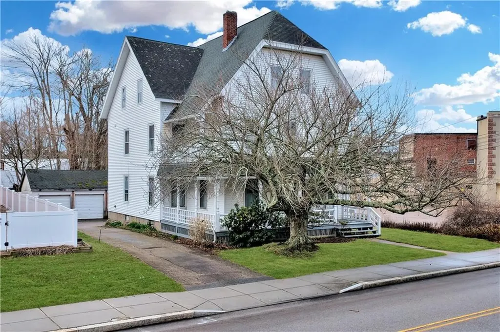 7 Dixon Street Westerly RI 02891