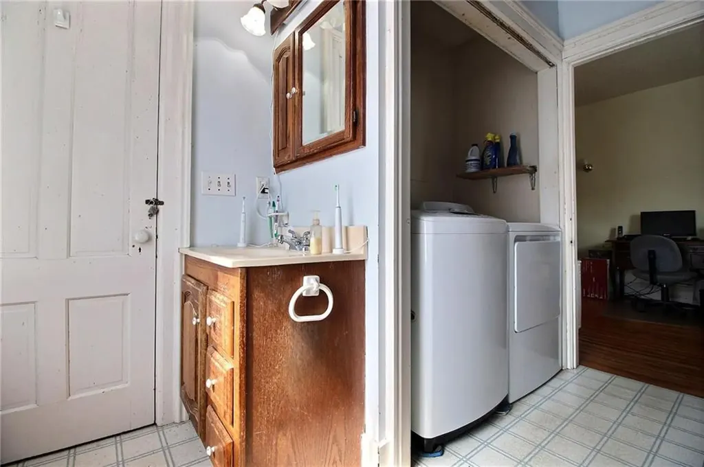 7 Dixon Street Westerly RI 02891