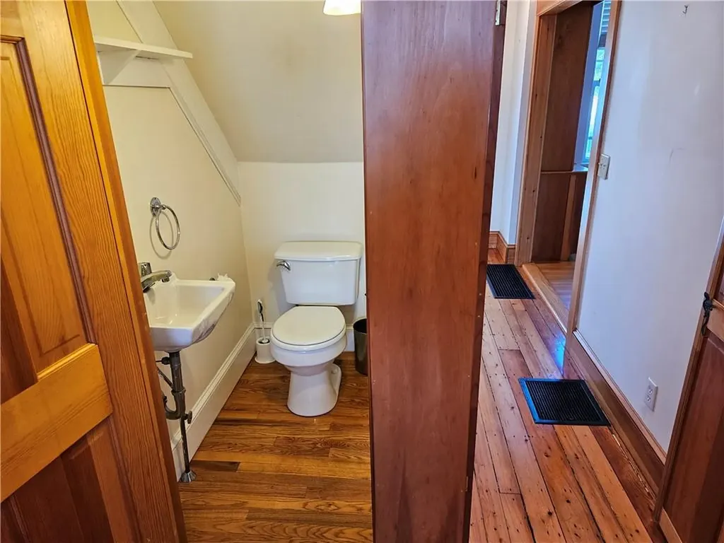 10 Cherry Street Newport RI 02840