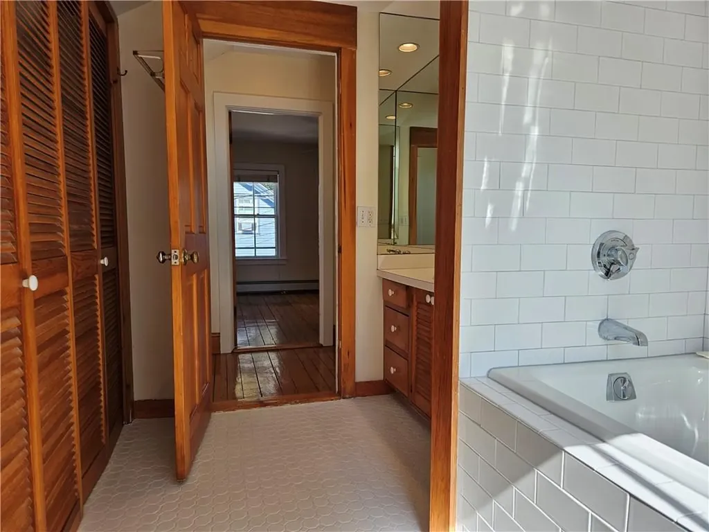 10 Cherry Street Newport RI 02840