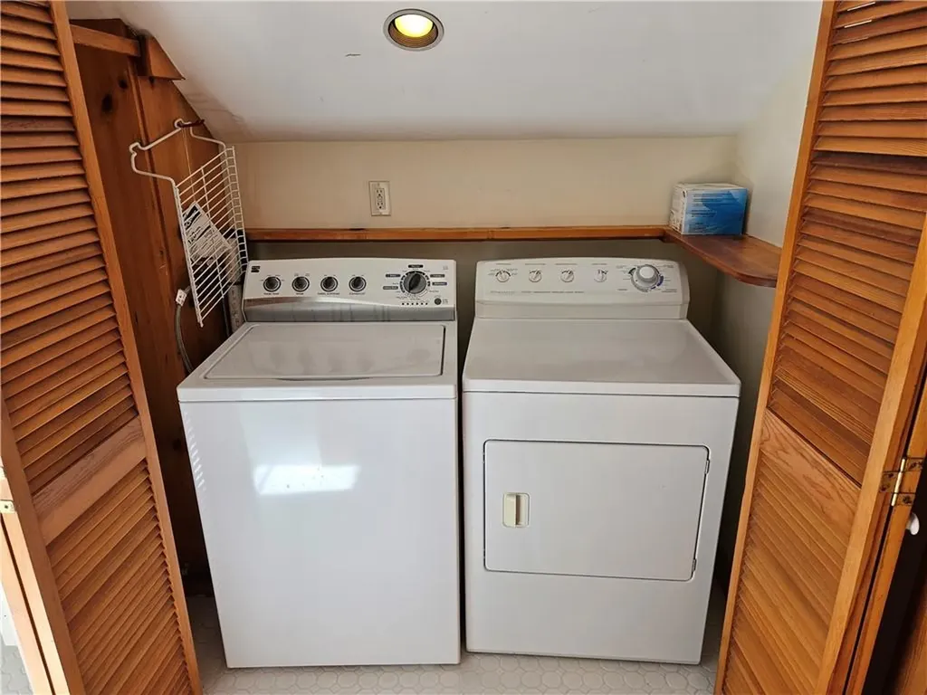 10 Cherry Street Newport RI 02840