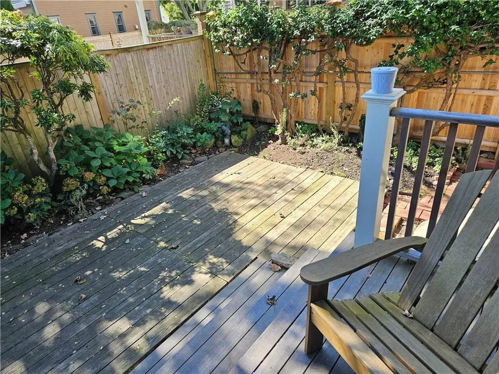 10 Cherry Street Newport RI 02840