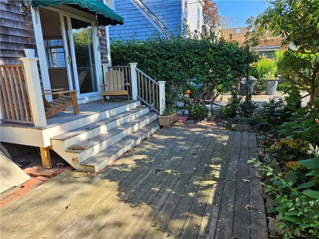10 Cherry Street Newport RI 02840