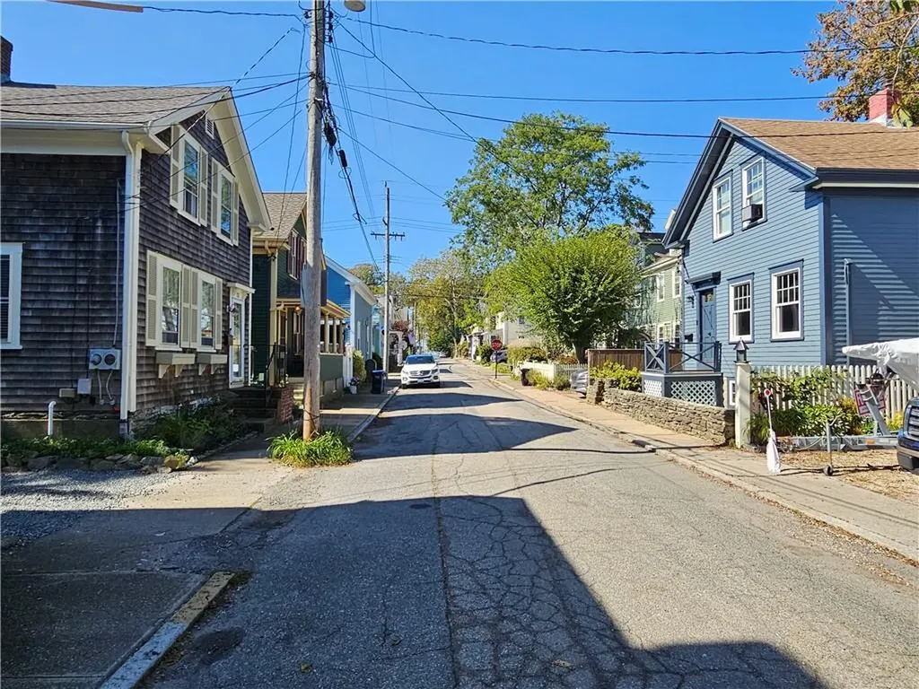 10 Cherry Street Newport RI 02840
