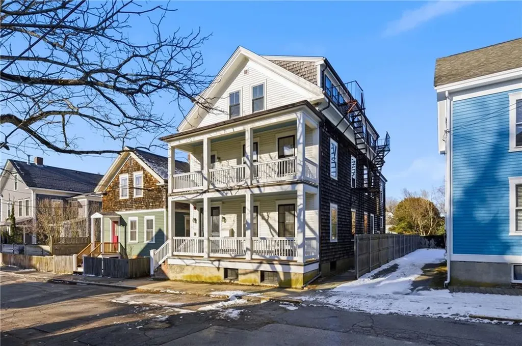 19 Walnut Street Newport RI 02840