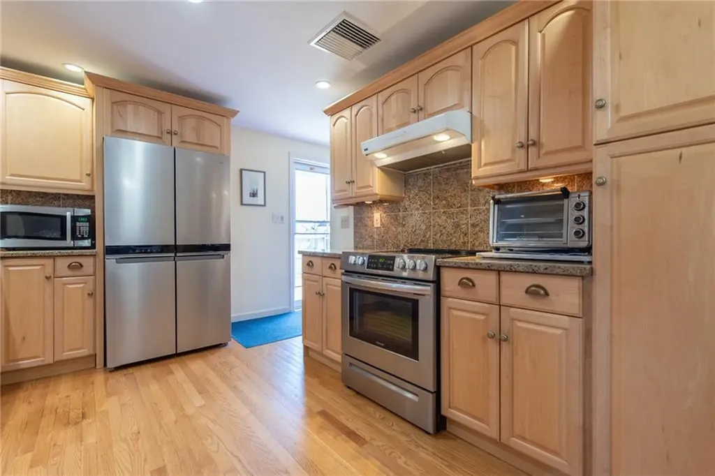 153 Grove Street Lincoln RI 02865