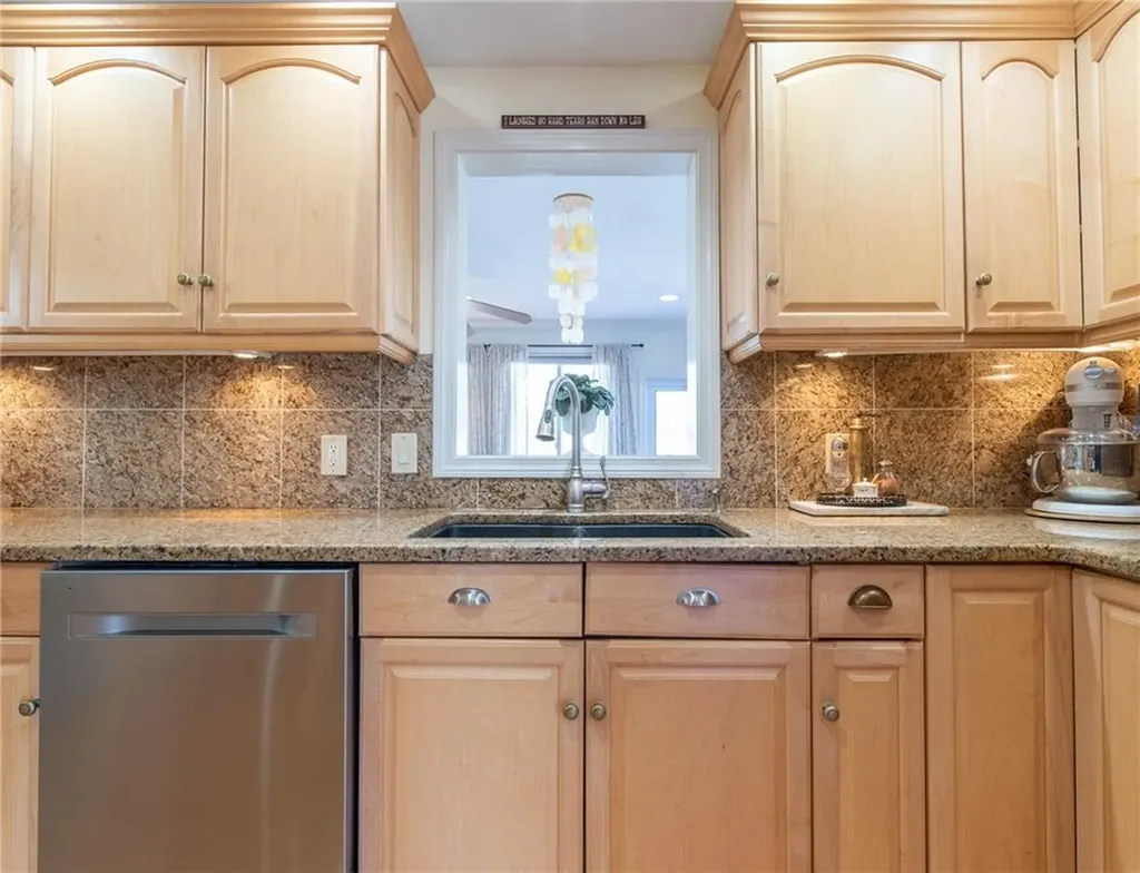 153 Grove Street Lincoln RI 02865