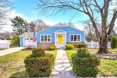 4 Meadowcrest Drive Cumberland RI 02864