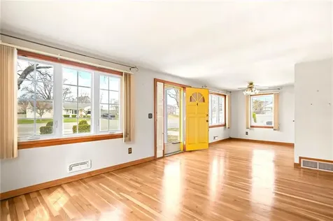 4 Meadowcrest Drive Cumberland RI 02864